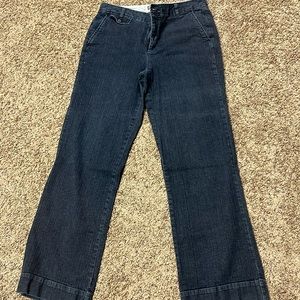 Women’s khaki pants